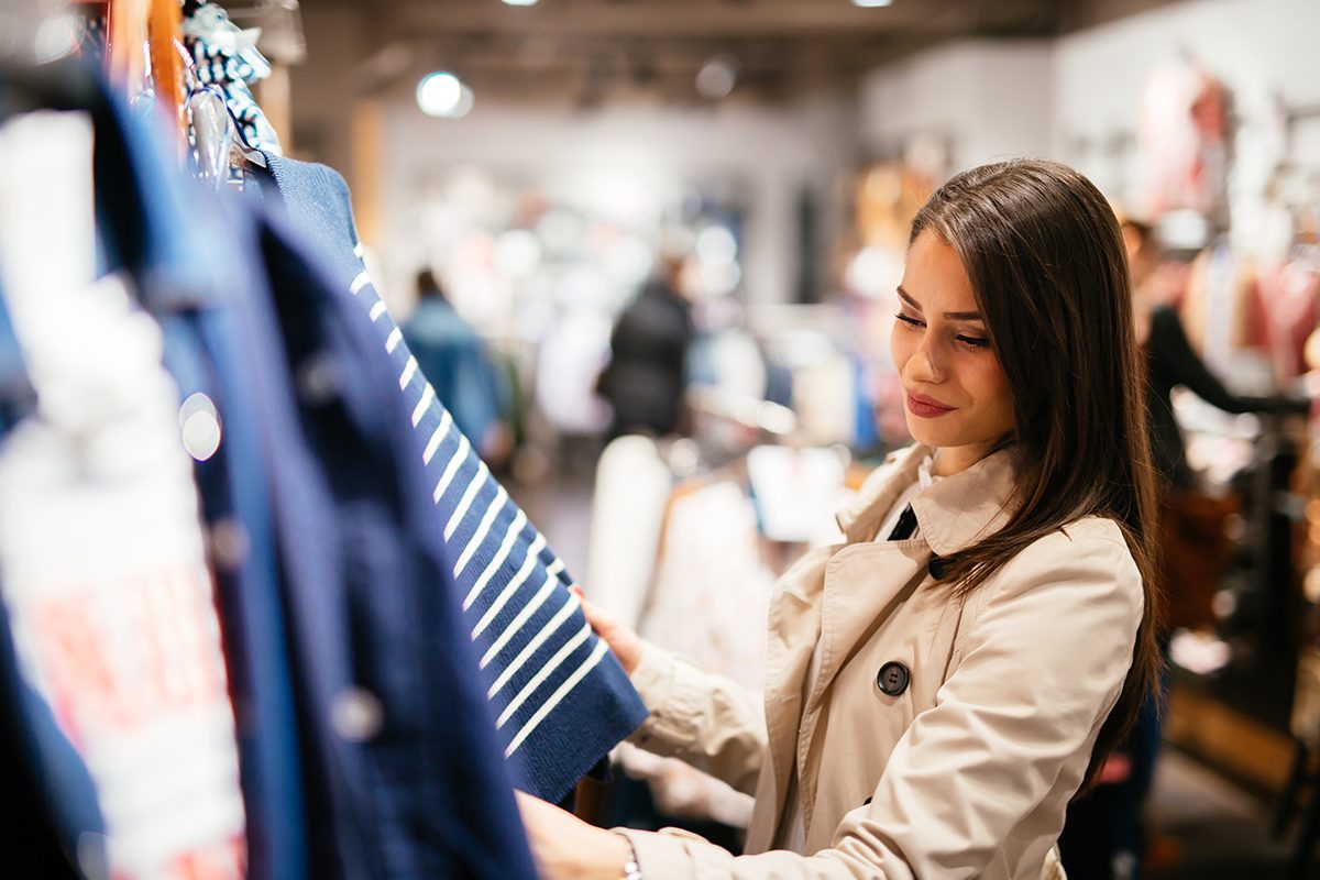 Beautiful,Businesswoman,Buying,Clothes