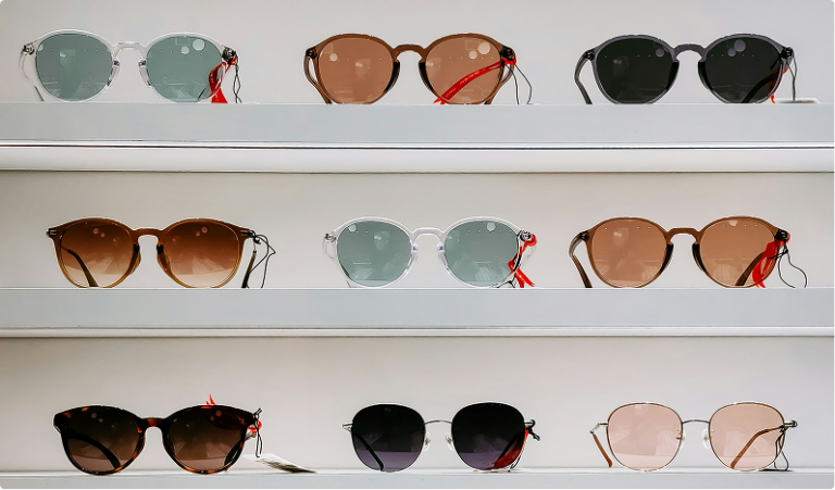 Senior Sales Associate - SUNGLASS HUT