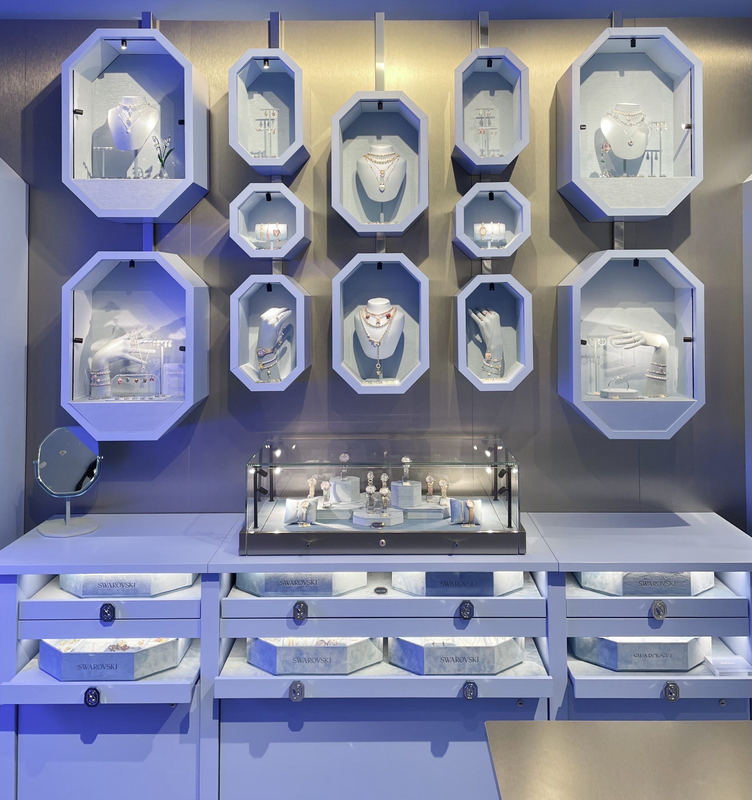 Swarovski illuminates Chantry Place once more